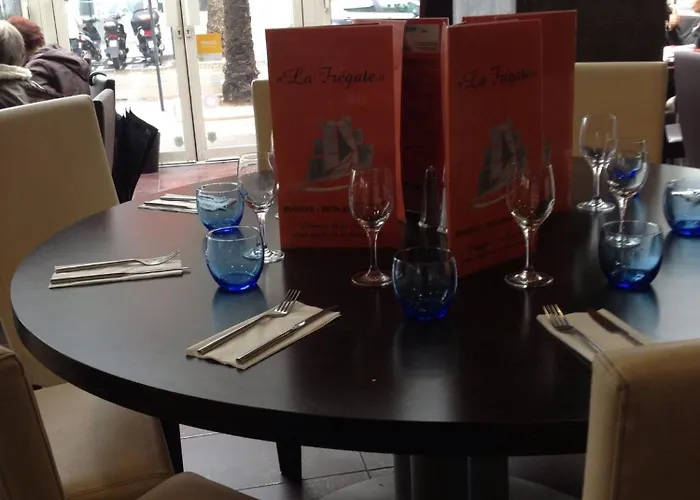 Restaurant La Fregate فندق
